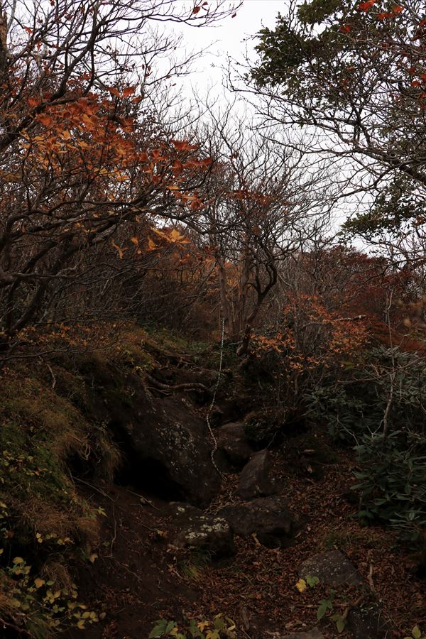 黒尾谷岳 ロープ場 難所 登山道 那須岳