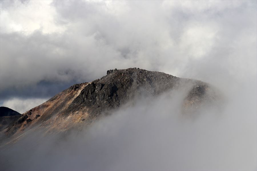 茶臼岳 山頂 望遠 ガス 南月山 展望