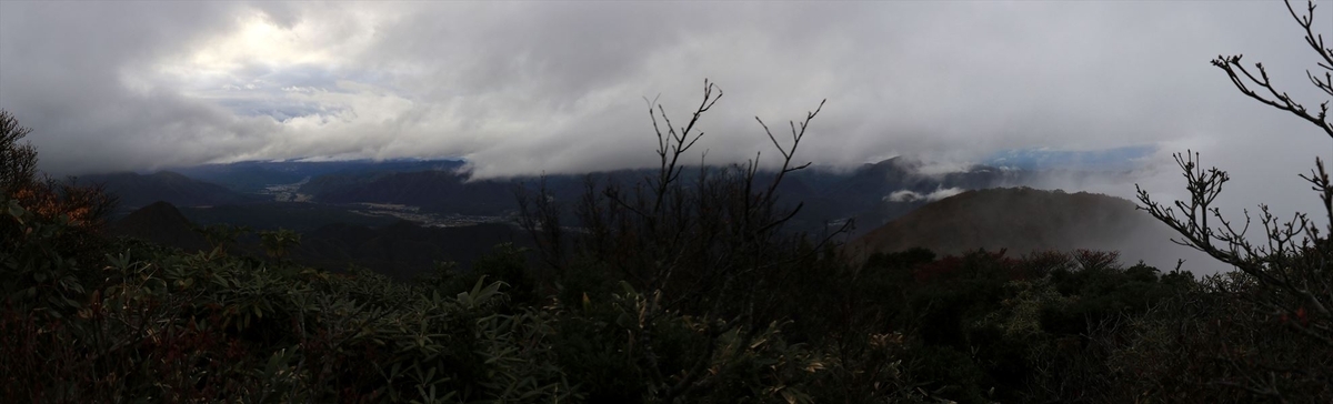 二岐山 男岳 女岳 登山道 展望 曇り