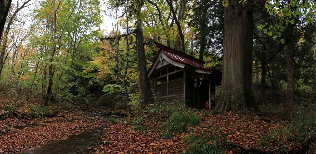 御鍋神社 社殿 境内 二岐山 天栄村 福島県