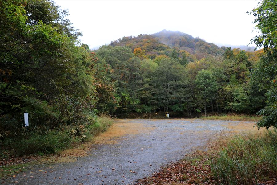 二岐山 男岳 駐車場 登山口 ガラガラ