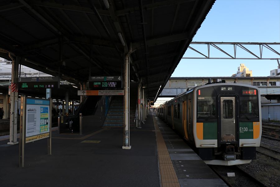 木更津駅 ホーム キハE130 上総亀山行き