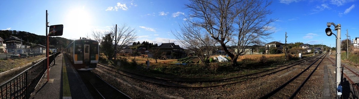 上総亀山駅 ホーム 構内 キハE130 気動車 久留里線 廃止予定 千葉県