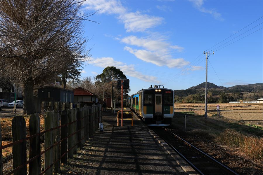平山駅 ホーム キハE130 気動車 久留里線 廃止予定 千葉県
