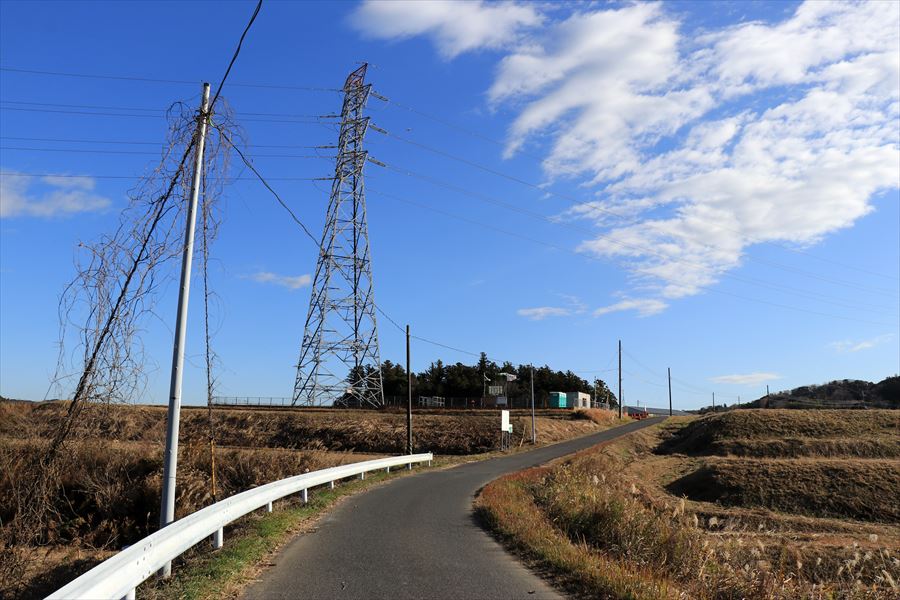 田んぼ 送電鉄塔 君津市 平山駅 久留里線