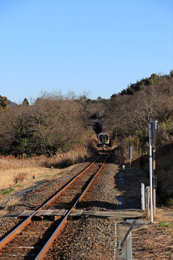 平山駅 キハE130 気動車 踏切 久留里線 廃止予定 千葉県