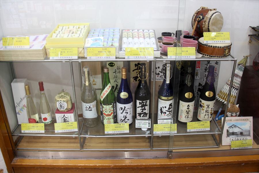 二本松駅 駅舎 大七 奥の松 千功成 名産品コーナー 日本酒 福島県