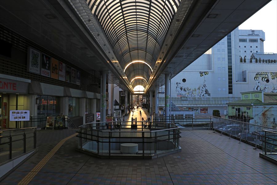 秋田駅 駅前 商店街 秋田駅前大屋根通り アーケード街