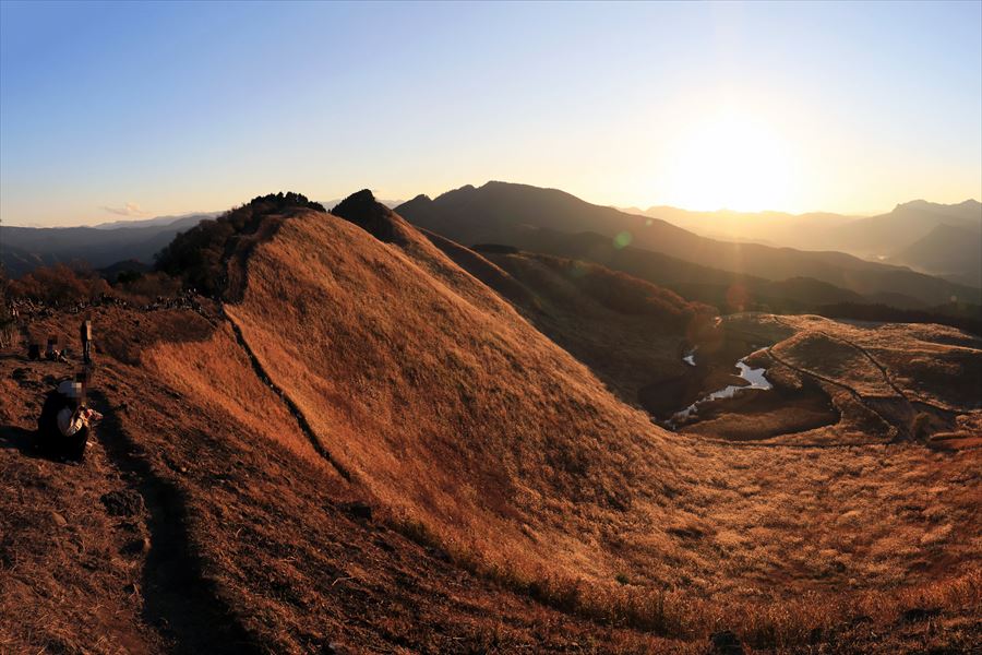 曽爾高原 夕日 ススキ お亀池 日没 室生火山群 奈良県 登山
