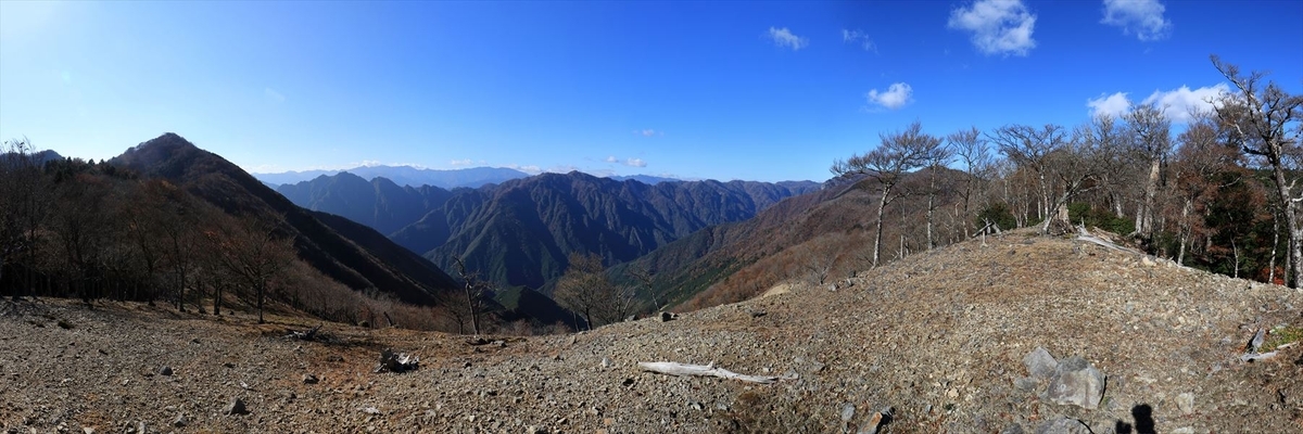 新木組峠 展望地 パノラマ 快晴 青空 尾鷲道 台高山脈