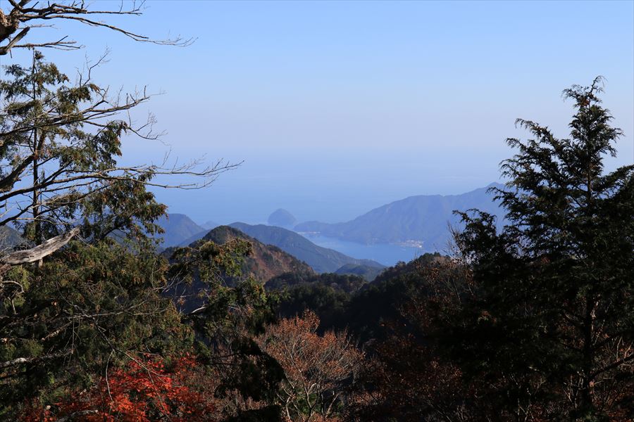 新木組峠 展望 望遠 尾鷲湾 リアス式海岸 尾鷲道 台高山脈