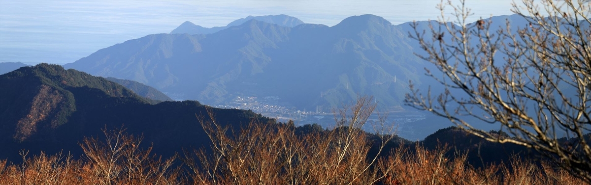 マブシ嶺 山頂 展望 尾鷲市街 尾鷲道 台高山脈