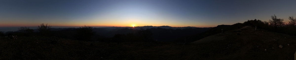 マブシ嶺 山頂 日没 マジックアワー 大峰山 尾鷲道 台高山脈