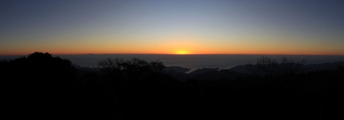 マブシ嶺 山頂 日の出 パノラマ 尾鷲道 台高山脈