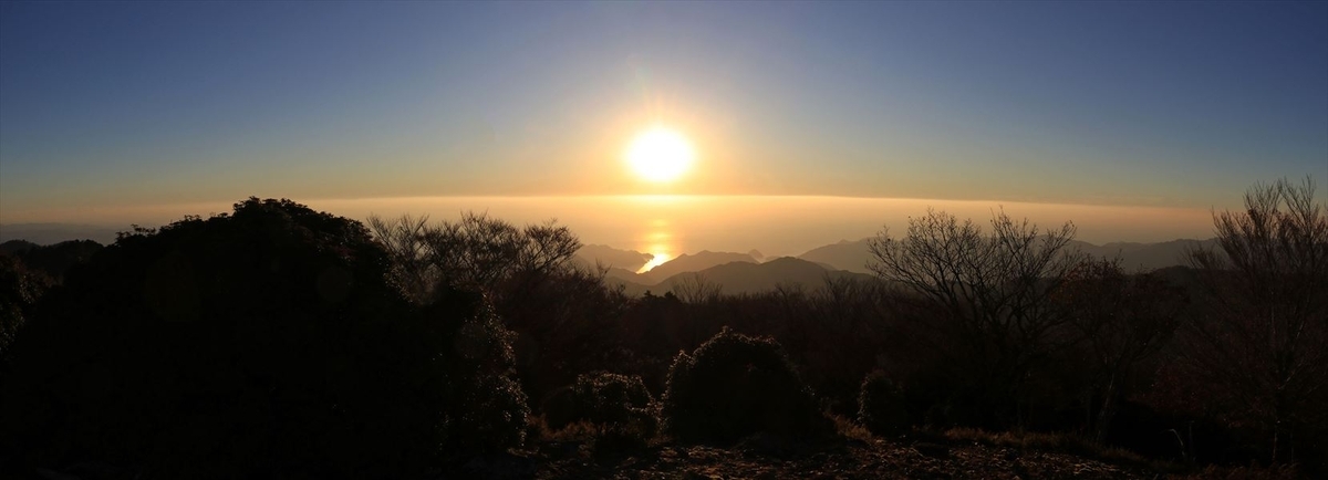マブシ嶺 山頂 日の出 朝日 パノラマ 尾鷲道 台高山脈