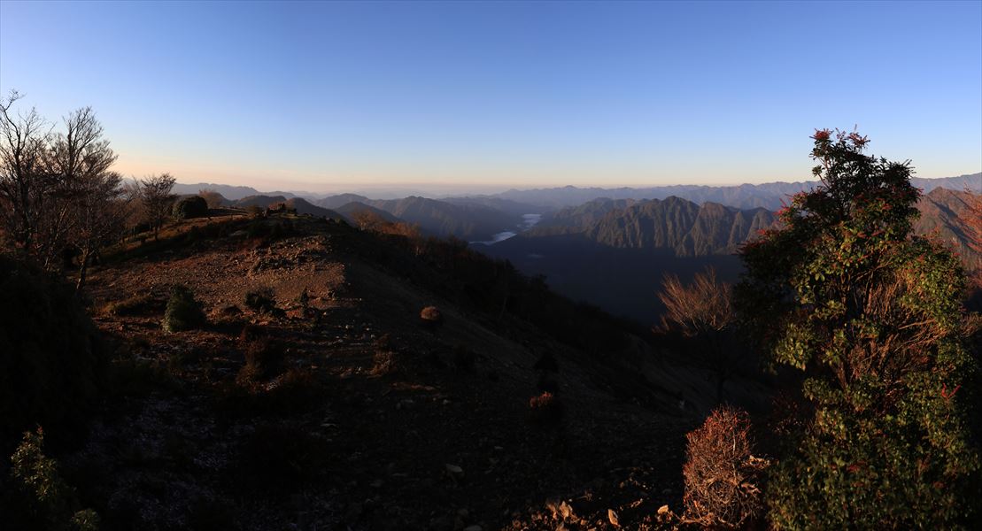 マブシ嶺 山頂 最高地点 展望 尾鷲道 台高山脈
