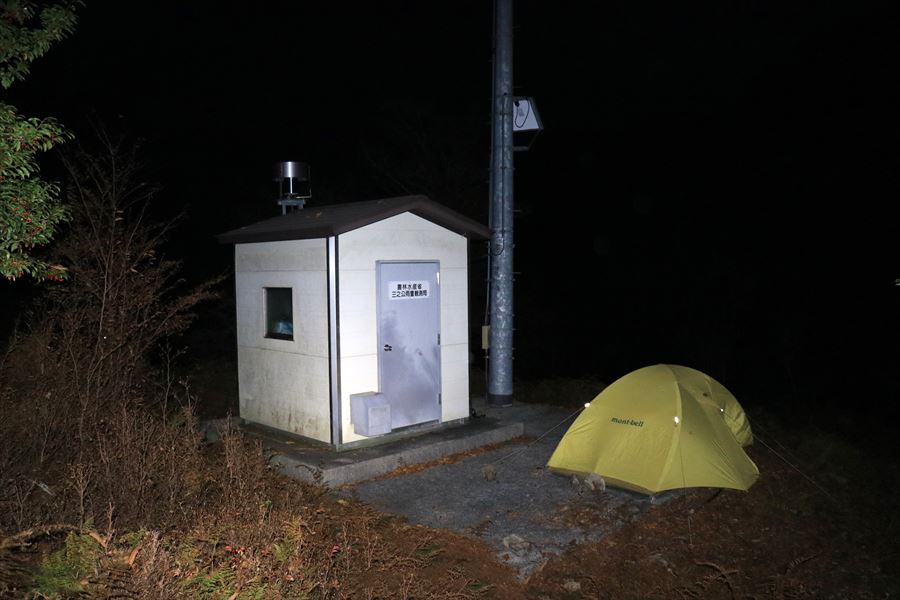 ブナノ平 三之公雨量観測所 テント 暗闇 台高山脈