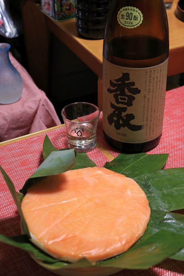 香取 純米90 寺田本家 鱒寿司 料理 日本酒