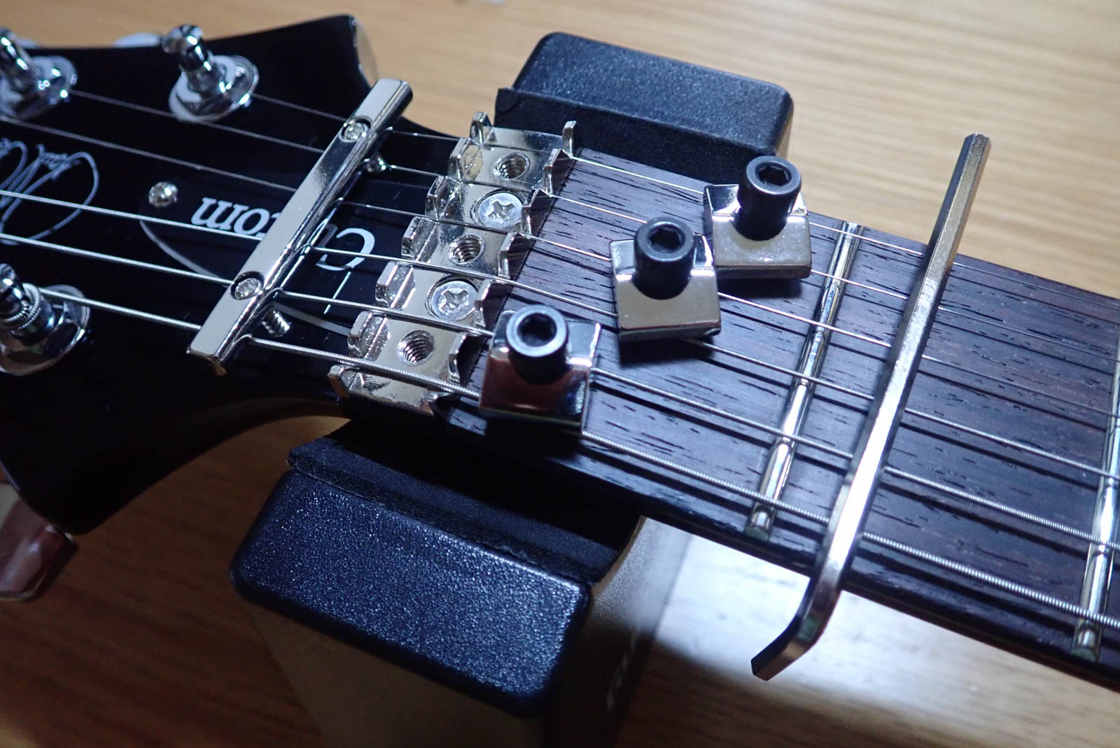 フロイトローズタイプ FERNANDES アクティブ回路 アーム付 新品弦張替済 フロイトローズタイプ FERNANDES アクティブ回路 アーム付 新品