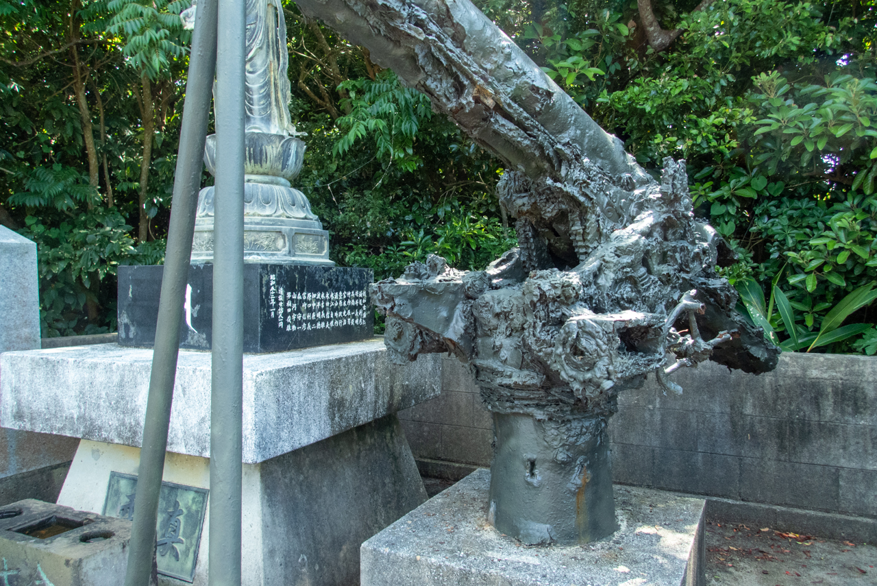 八重瀬町（安里）：独立高射砲第二十七大隊慰霊碑 - 沖縄島の写真