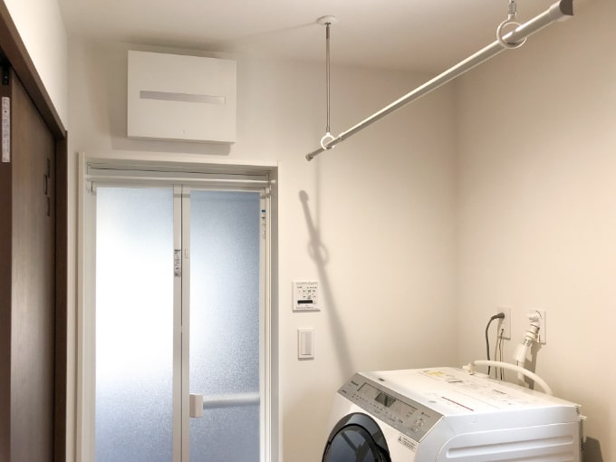 物干しスペースも兼ねた洗濯室／注文住宅実例