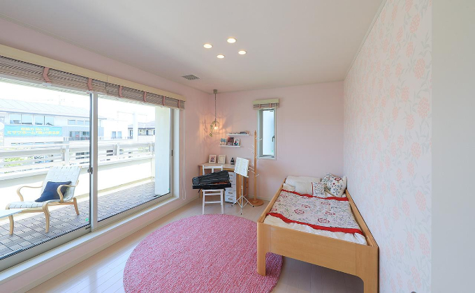 ダウンライトのみ設置した部屋の写真