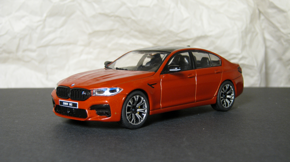 BMW M5 ミニカー 1/43 スケール Amazon.co.jp: ミニカー 1/43 オートアート BMW M5 E28