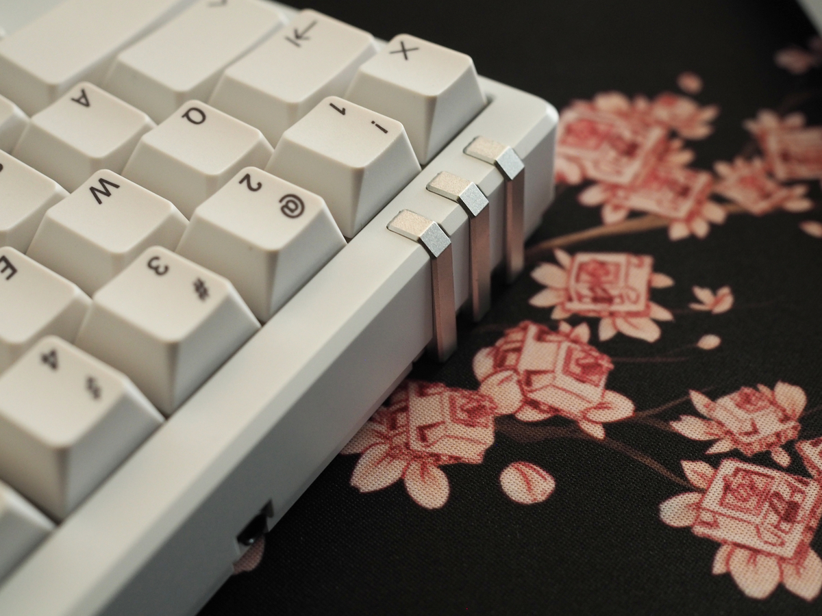 左右分割式無線キーボード 7sProMax ホワイト 7sProMaxという強すぎるキーボードについて｜三雲岳斗