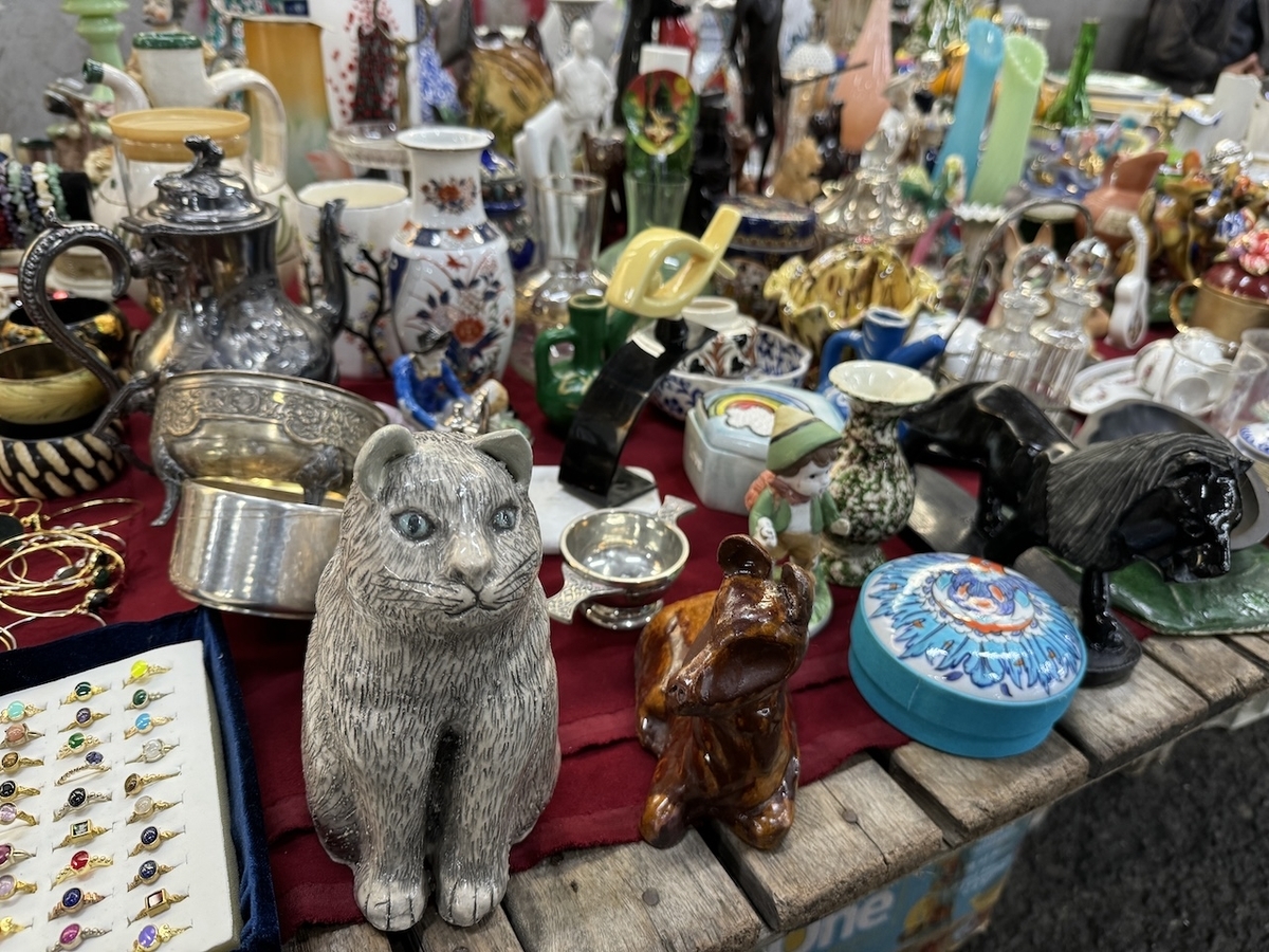 イスタンブールの骨董市：フェリキョイのアンティークマーケット