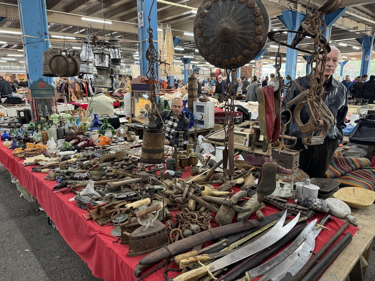 イスタンブールの骨董市：フェリキョイのアンティークマーケット