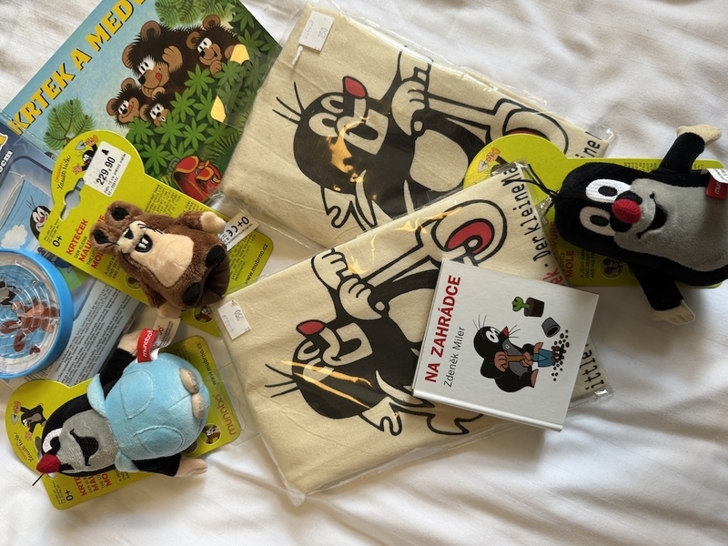 新品 from チェコ もぐらのクルテク プレート 21cmサイズ ロケット