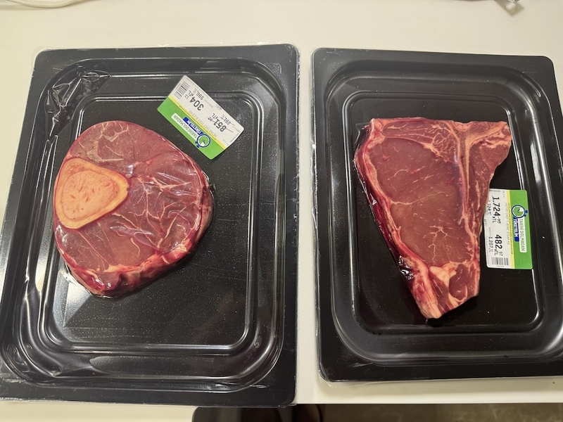 賞味期限間近で割引になっていたステーキ用牛肉 METRO イスタンブール