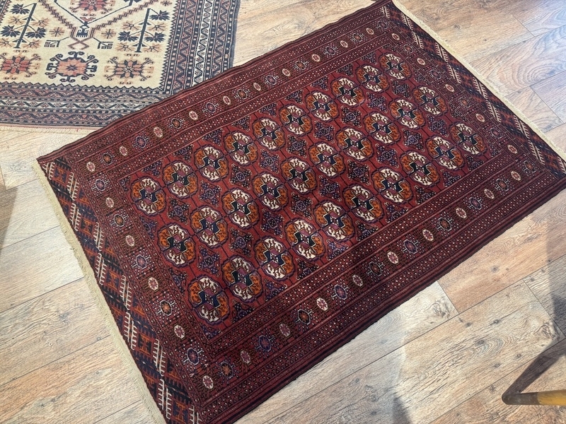 破格 ブハラ絨毯　 ブハラ Bukhara トルクメン絨毯 ヴィンデージ ラグ イスタンブールでブハラ絨毯を購入｜トルクメン絨毯のギュルに惹かれて