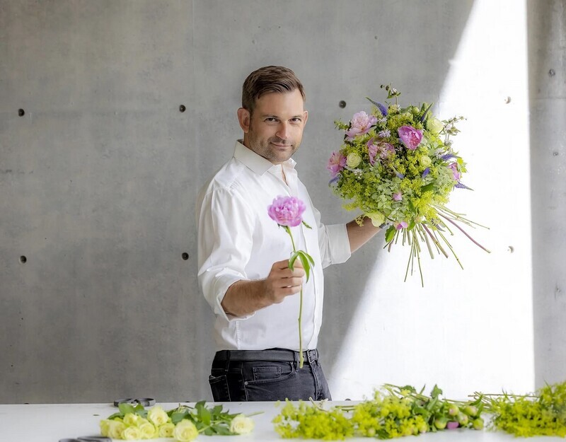 WORLD FLOWER ARTISTS 世界のフラワーアーティスト 世界のフラワーアーティスト |本 | 通販 | Amazon