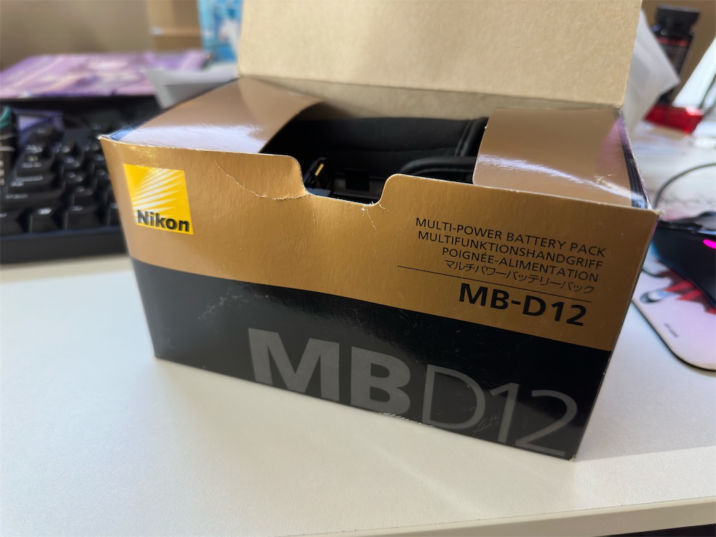 D800Eのバッテリーグリップを購入しました - 清楚咲夜の日記