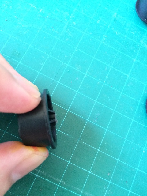 ホイールをカット