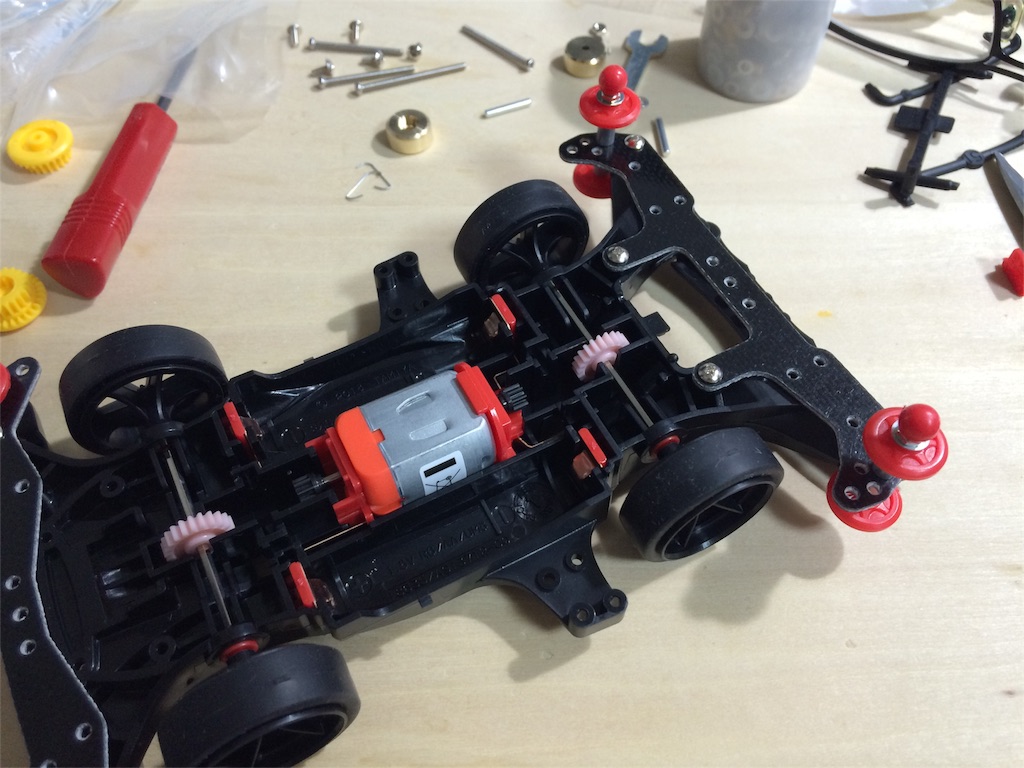 大径ホイールにハードタイヤ、ギヤ比はキット付属のまま