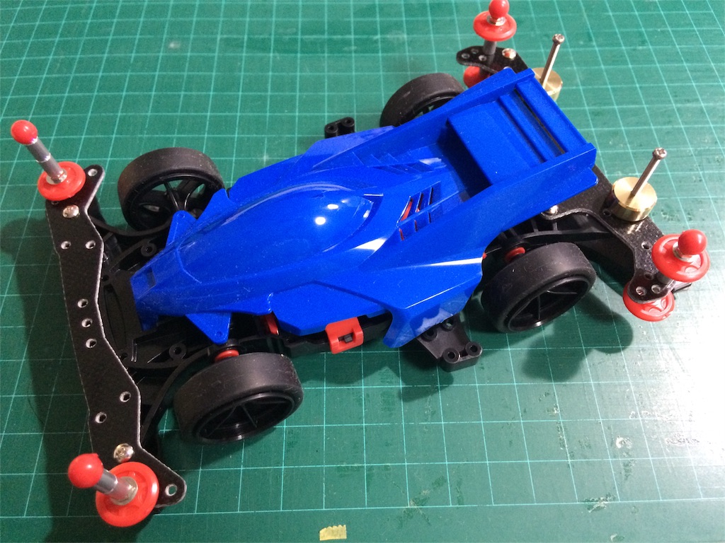 さて、何色に塗ってやろうかな