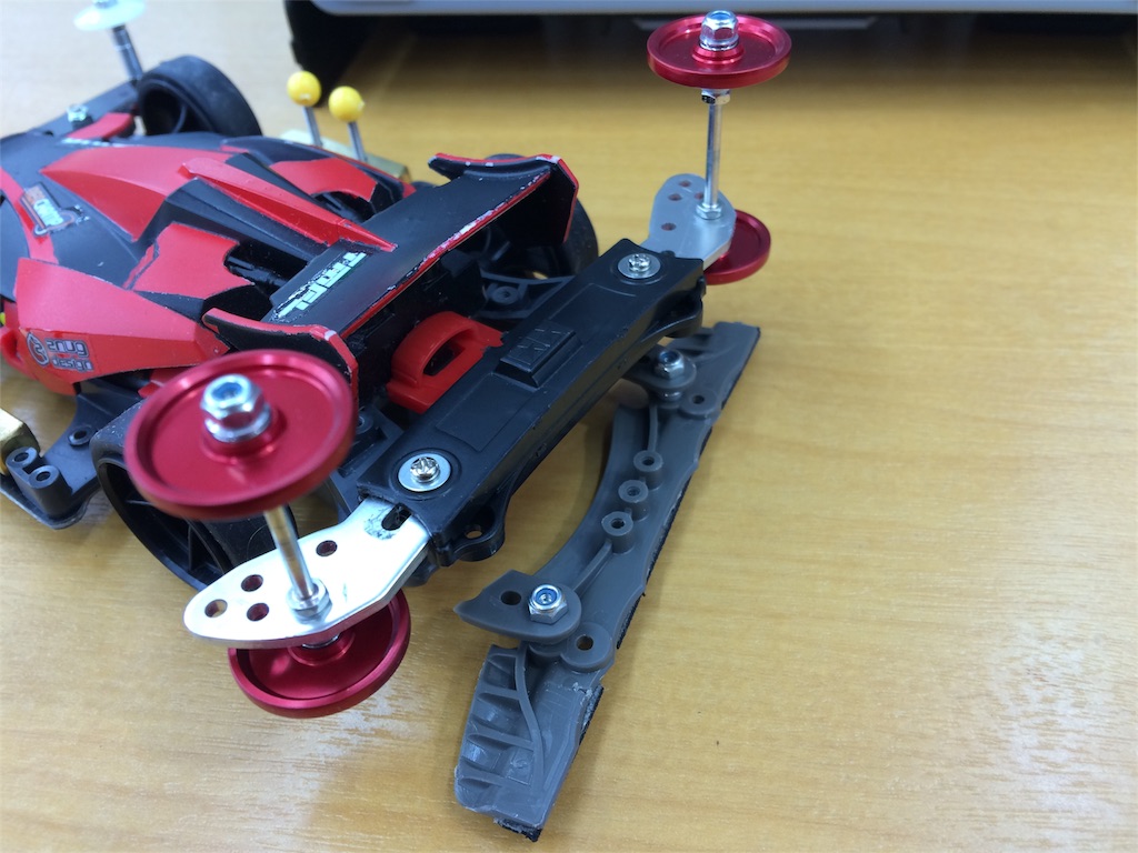 支持パーツが割れました…まさかこうなるとは