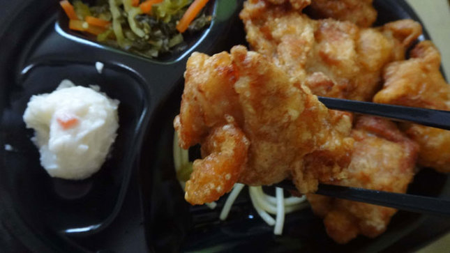 ほっともっと　特から揚弁当(6コ入り)唐揚げ　外はパリパリ