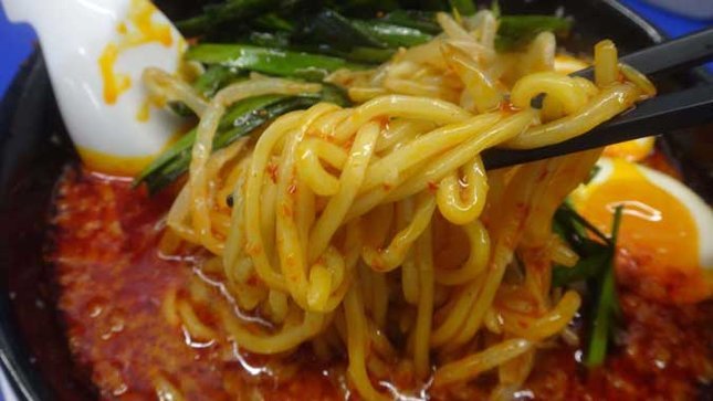 来来亭 旨辛麺