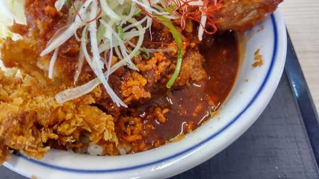 かつや 辛出汁チキンカツ丼