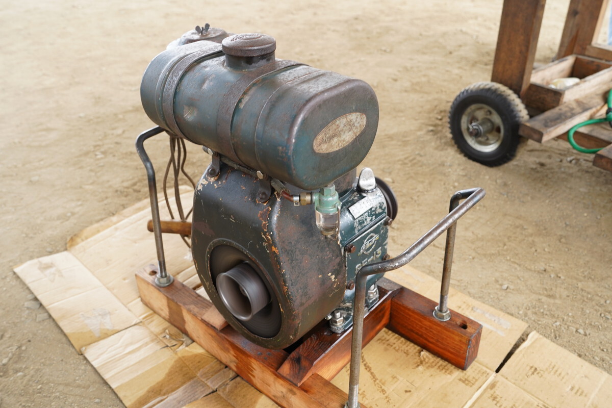 ムサシ　発動機 Old generator] KAWASAKI Side valve engine is disassembled