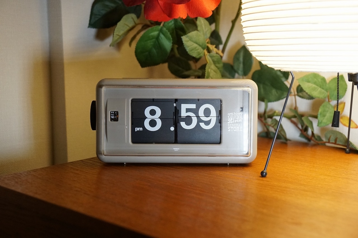 デジタルなようでデジタルでない 古き良きパタパタ時計を再び Gs Flip Clock Twemco Stussy モノばかり紹介するレビュー系ブログ モノバカ