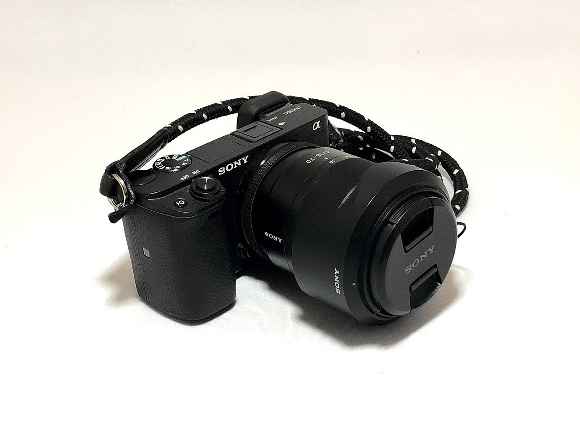 バランスの良いAPS-C機【SONY α6300】。物撮りにも風景にも強い バランスの良いAPS-C機【SONY α6300】。物撮りにも風景にも強い