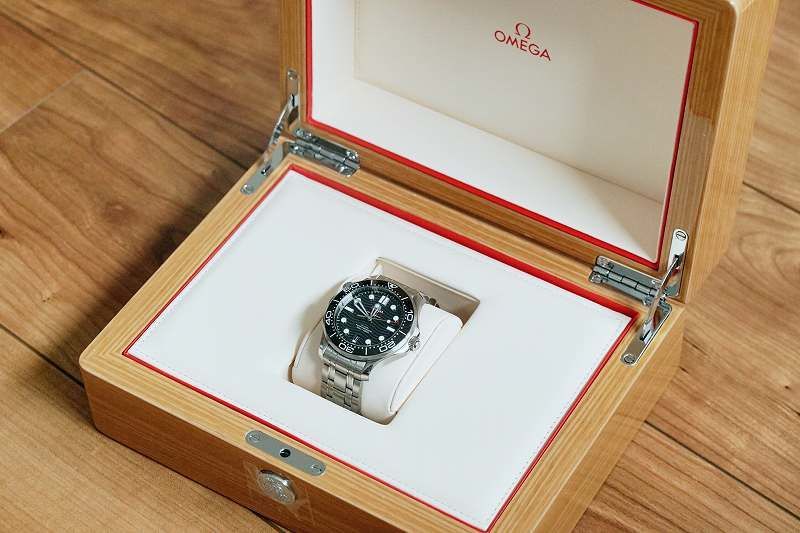 最適な価格 ダイバーズウォッチの大本命「OMEGA Seamaster DIVER 300M 時計