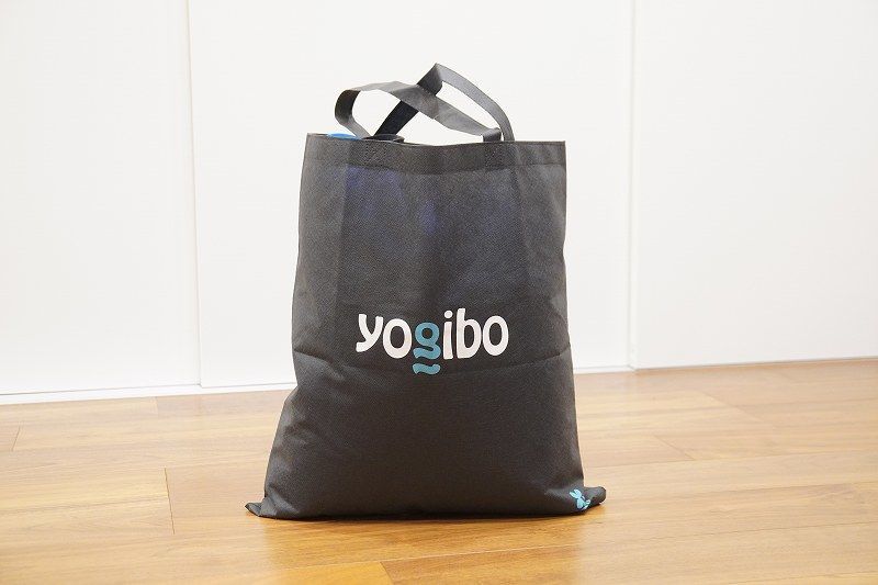 最強のうつ伏せクッション【Yogibo Zoola Pad】レビュー。読書