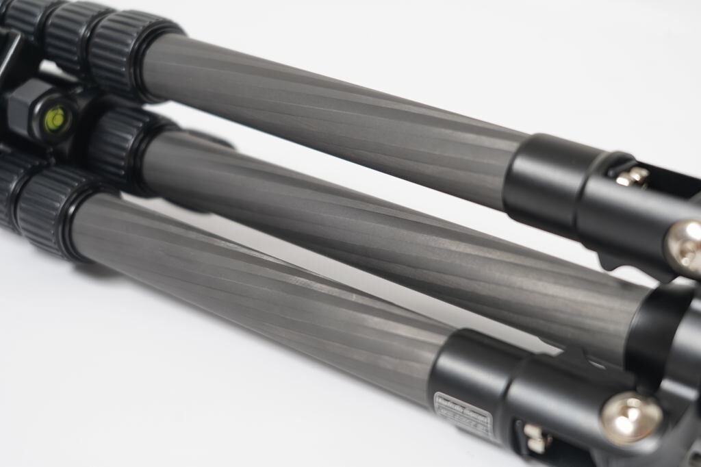 最強トラベル三脚【manfrotto Element MKELES5CF-BH】レビュー 最強トラベル三脚【manfrotto Element MKELES5CF-BH】レビュー