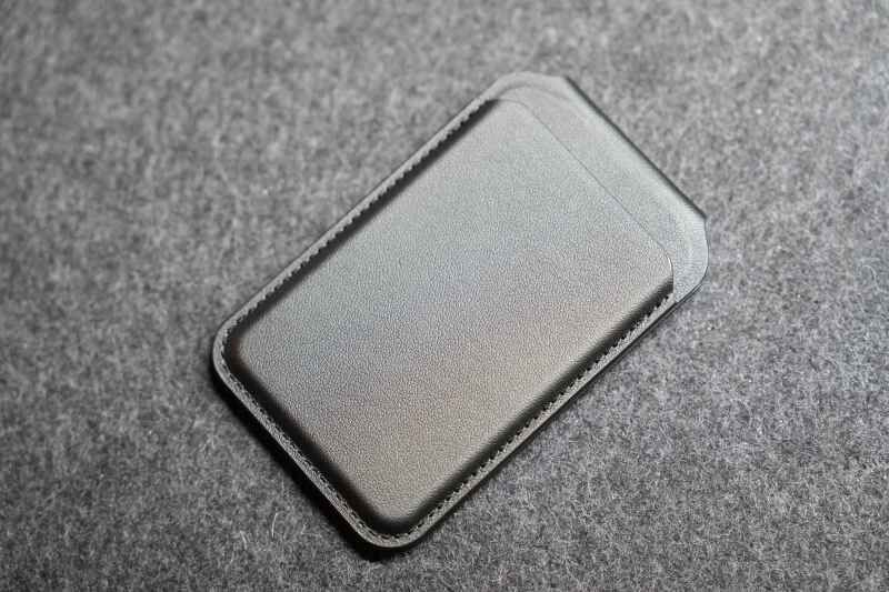 satechi magsafe カードケース