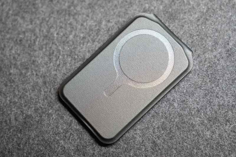 satechi magsafe カードケース